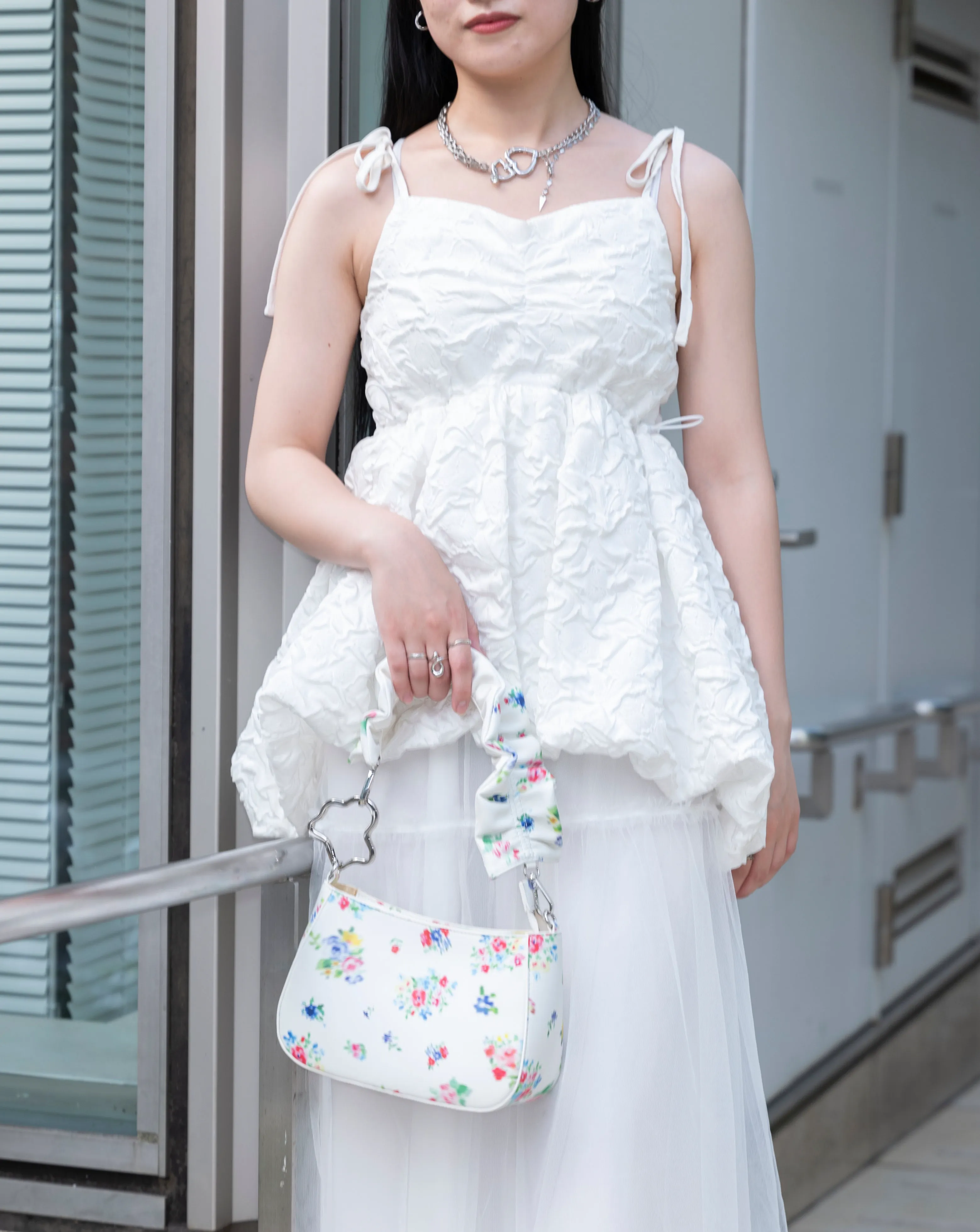 Blurred leather handbag (white)