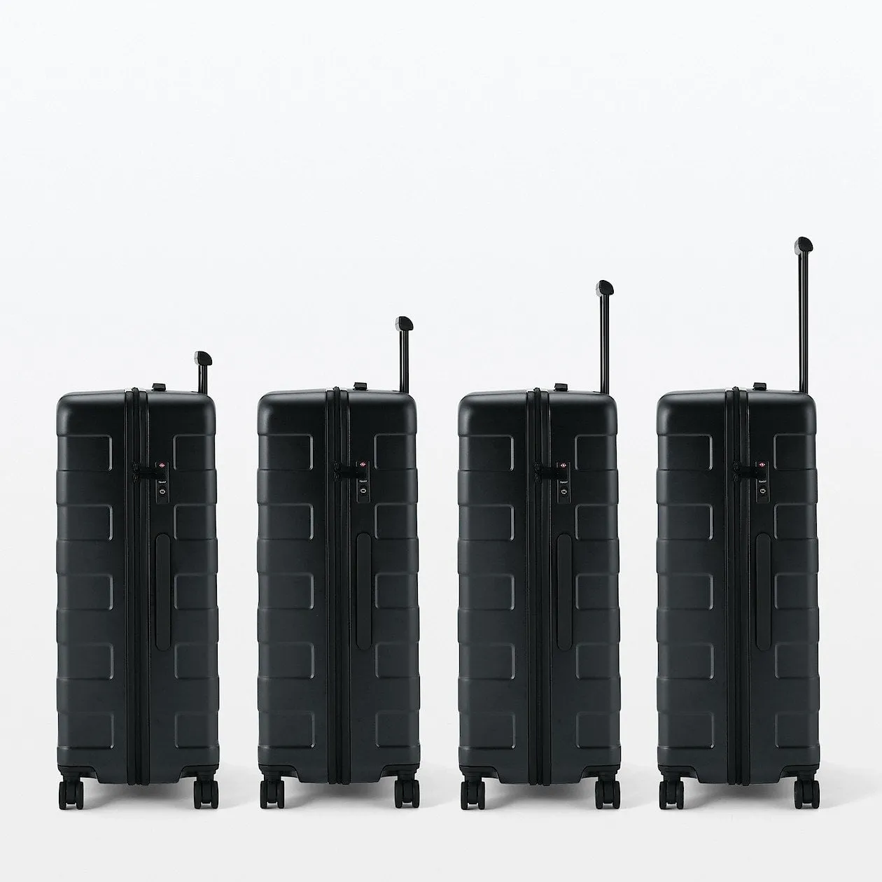 Hard Shell Suitcase - 105L (77cm)