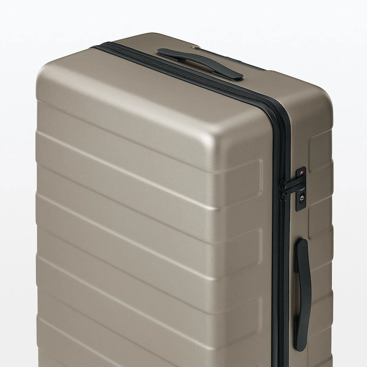 Hard Shell Suitcase - 105L (77cm)