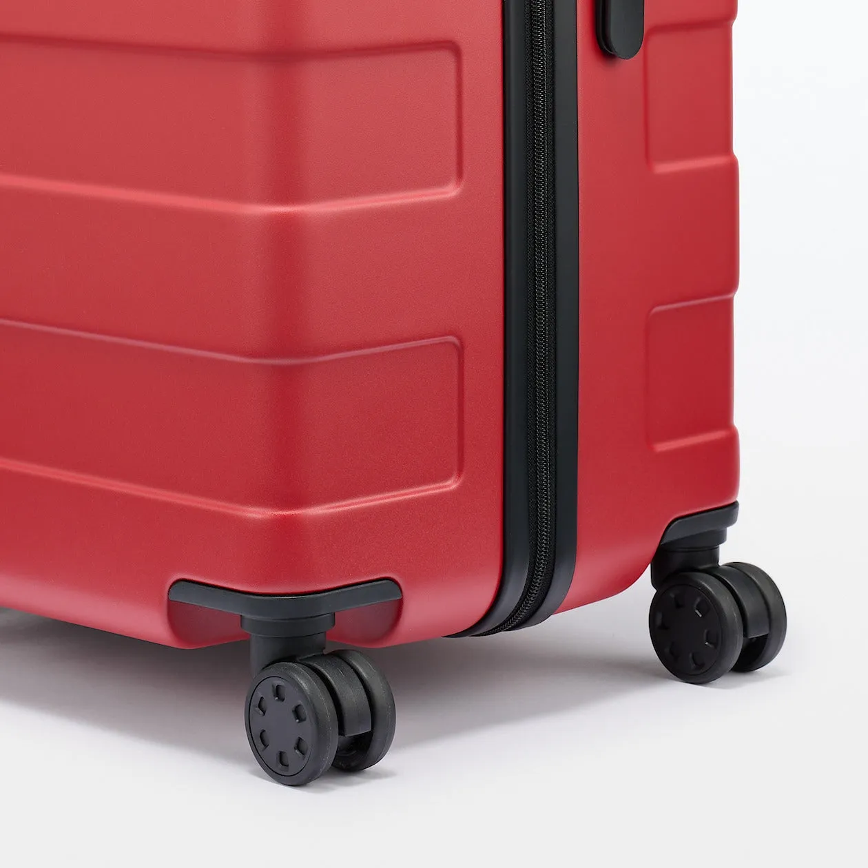 Hard Shell Suitcase - 105L (77cm)