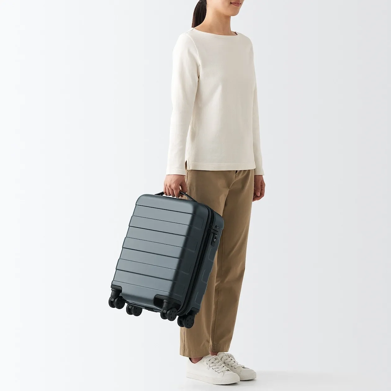 Hard Shell Suitcase - 20L (47cm)