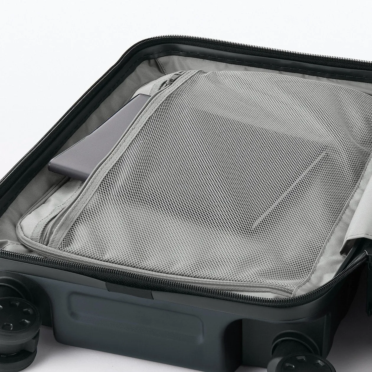 Hard Shell Suitcase - 20L (47cm)