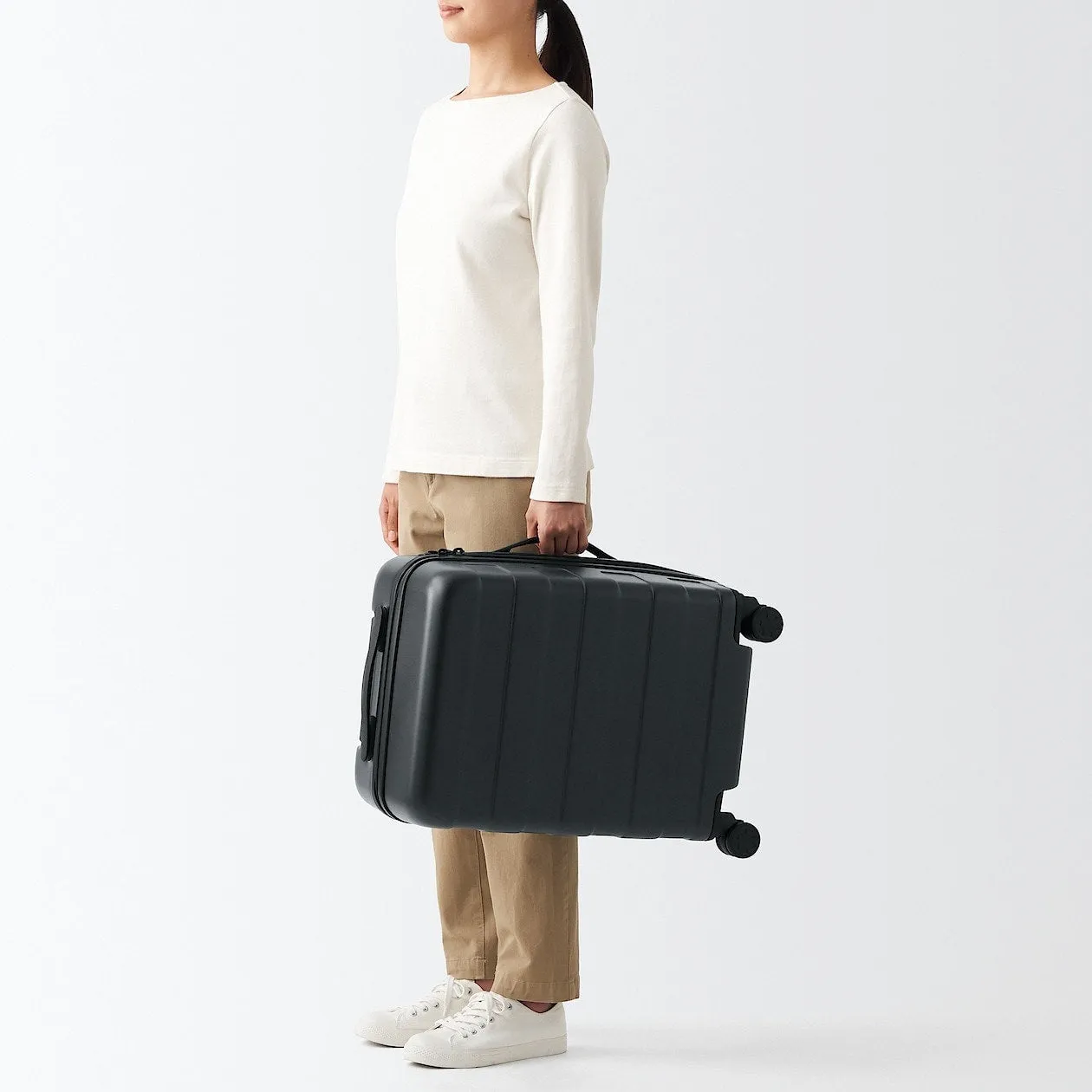 Hard Shell Suitcase - 36L (54cm)