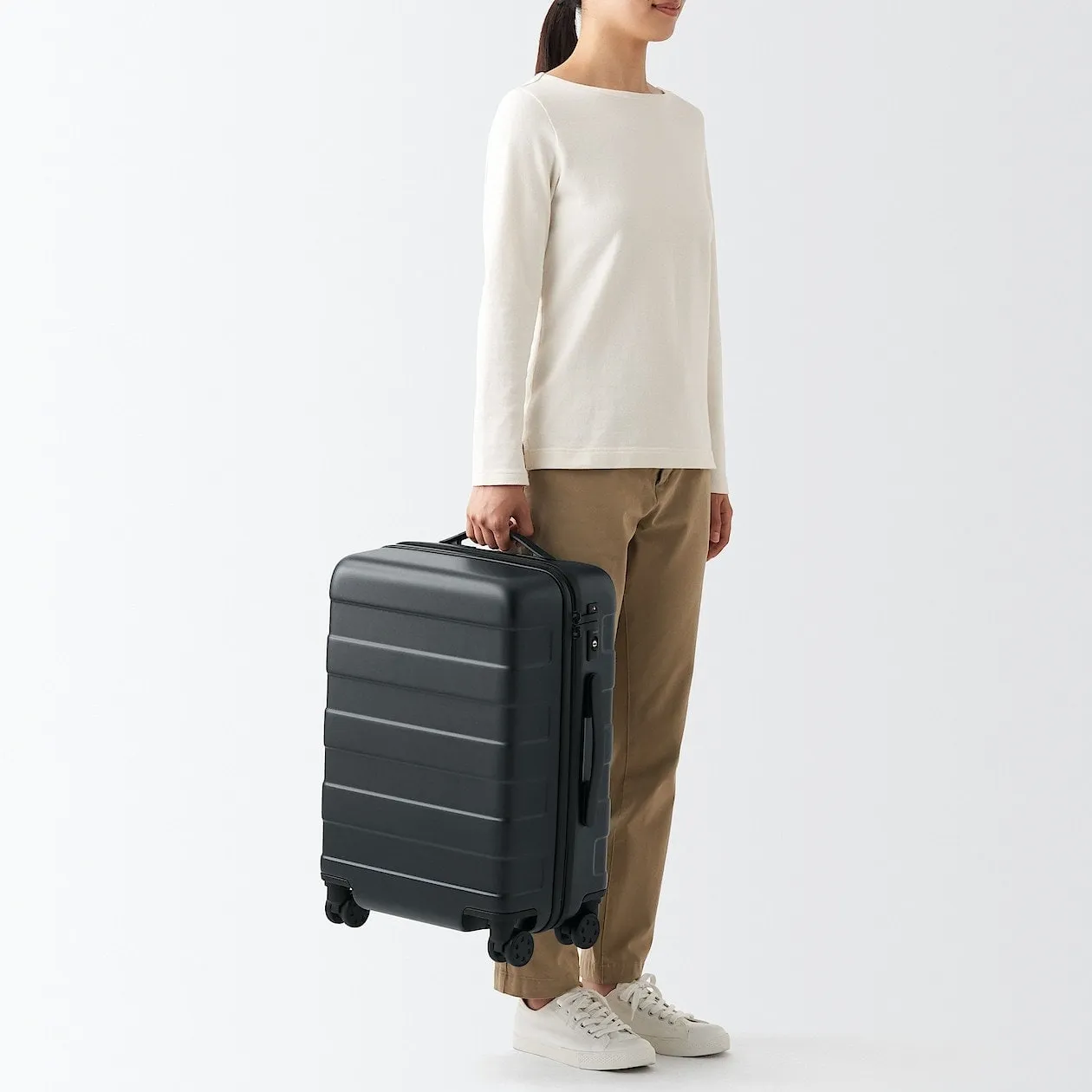 Hard Shell Suitcase - 36L (54cm)