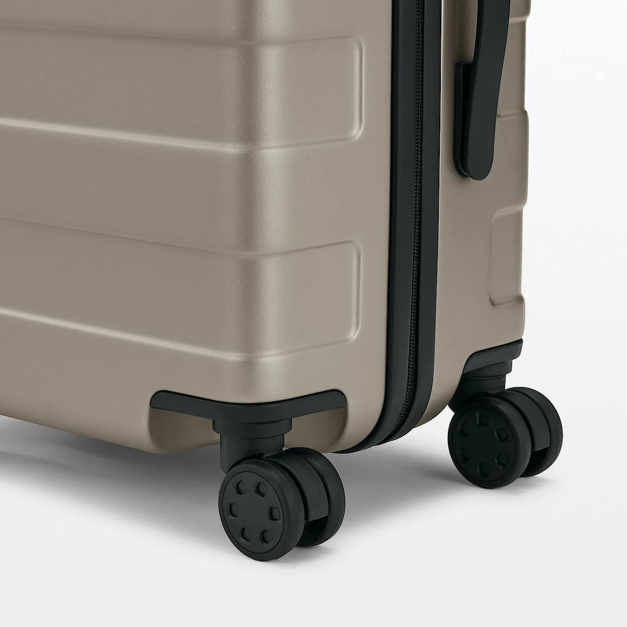 Hard Shell Suitcase - 36L (54cm)