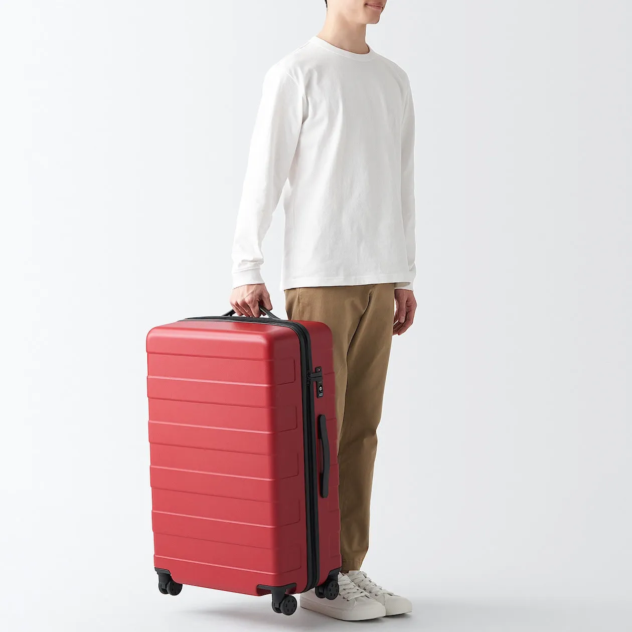 Hard Shell Suitcase - 75L (71.5cm)