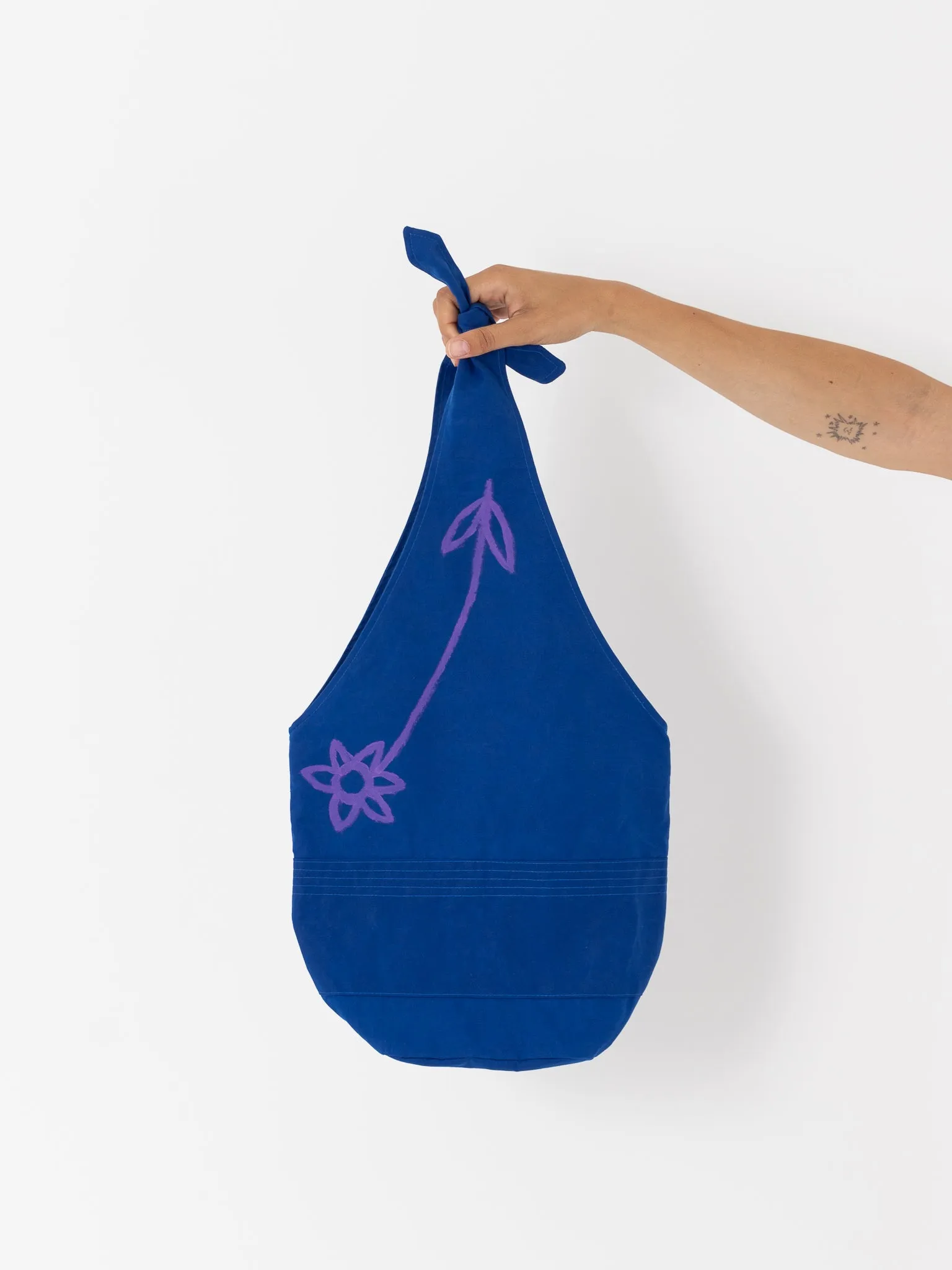 Studio Kettle Beachcomber Bag with Flower, Royal Blue