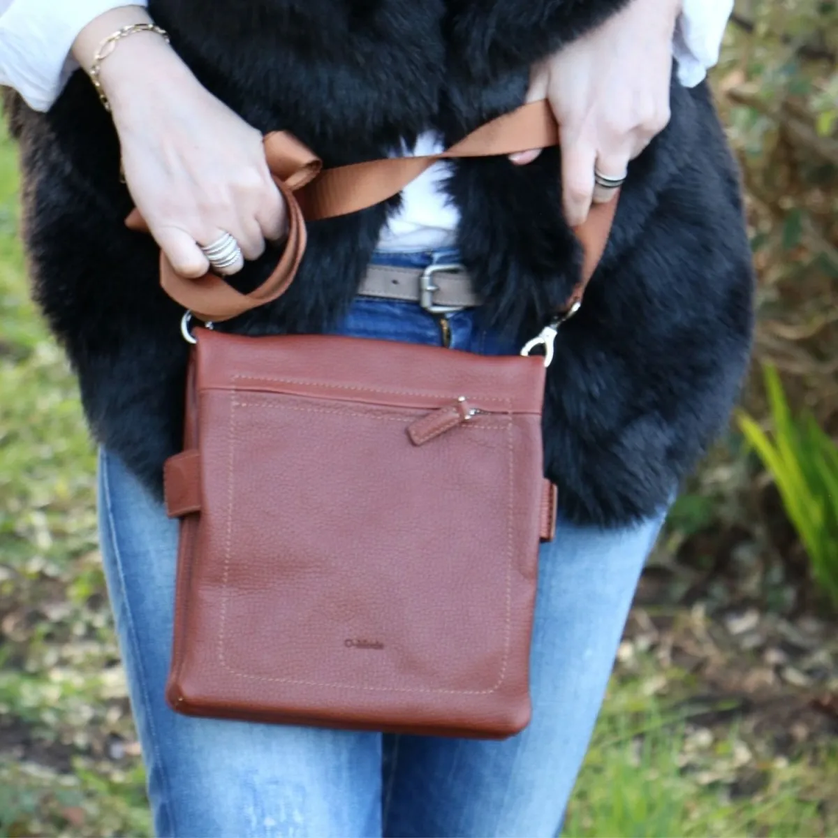 Unisex Leather Shoulder / Cross Body Bag